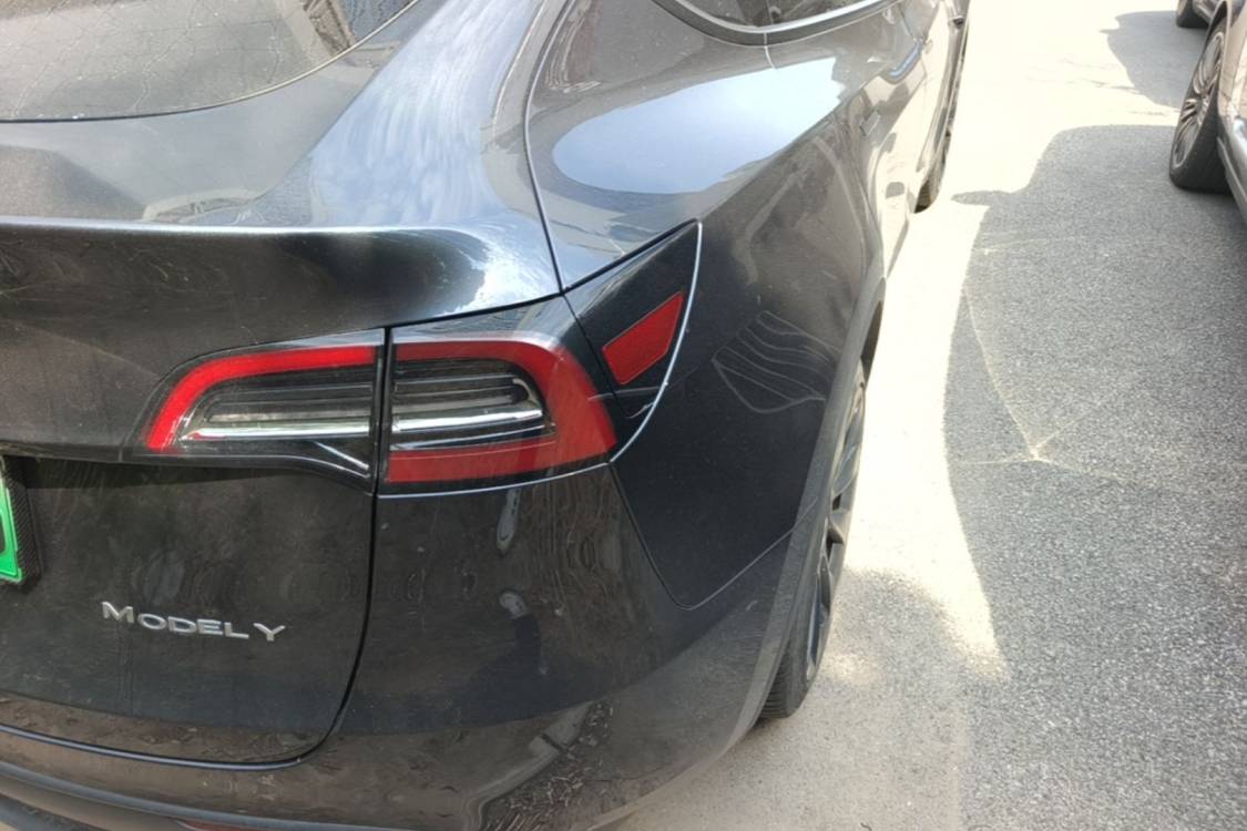 Tesla Model Y 2024 car image #7