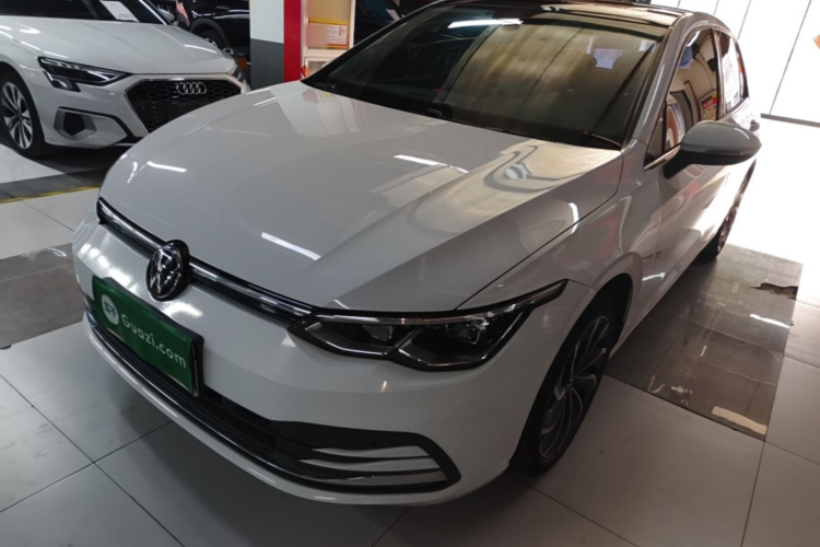 Volkswagen Golf 2021 car image #2