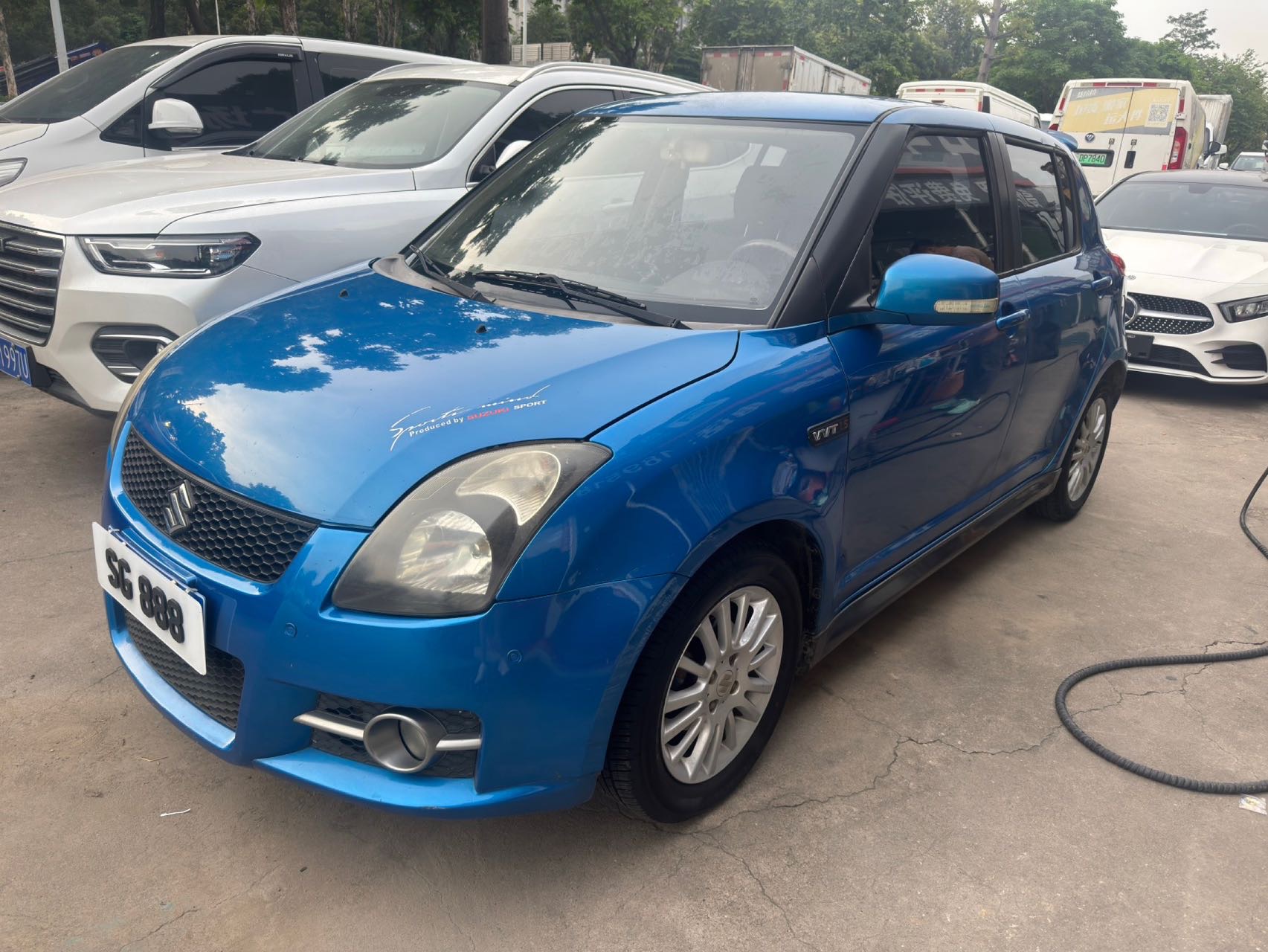 Suzuki Swift 2012 car image 