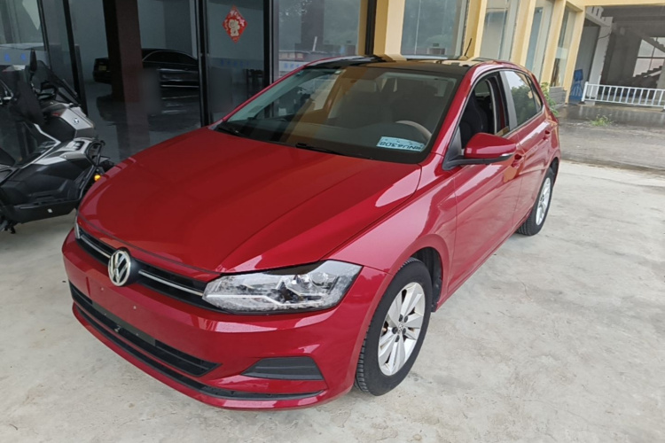 Volkswagen Polo 2020 car image #2