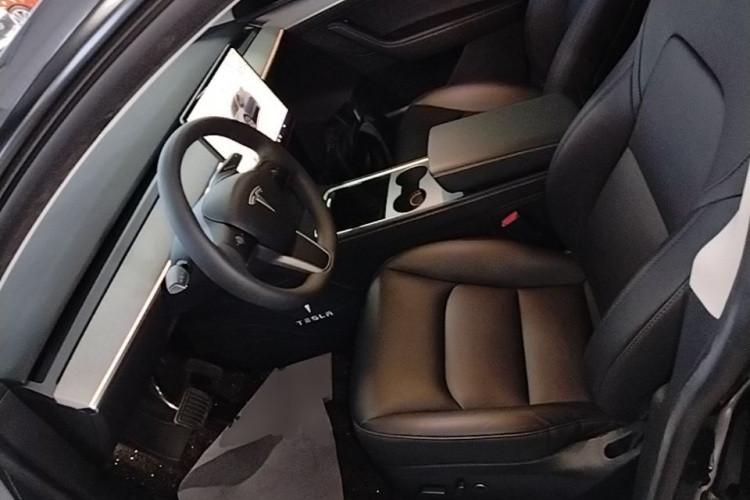 Tesla Model Y 2024 #15 Tesla Model Y 2024 immagine di auto #15