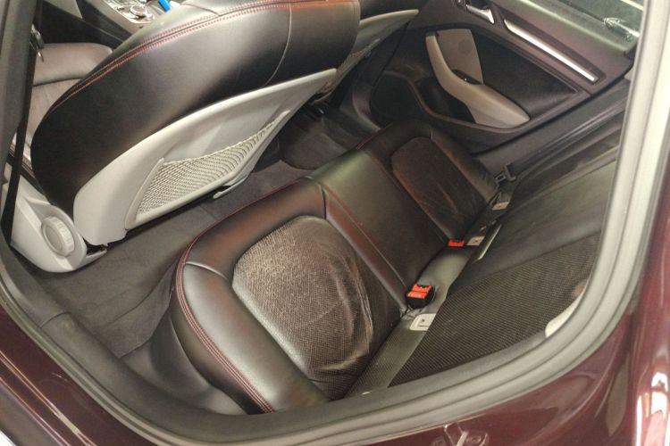 Audi A3 2019 car image #17