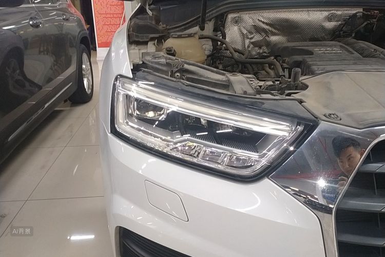 Audi Q3 2019 car image #8