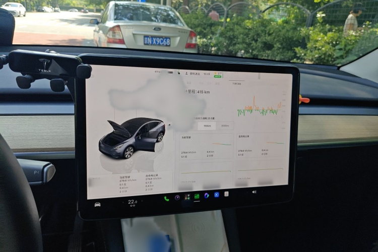 Tesla Model Y 2022 car image #17