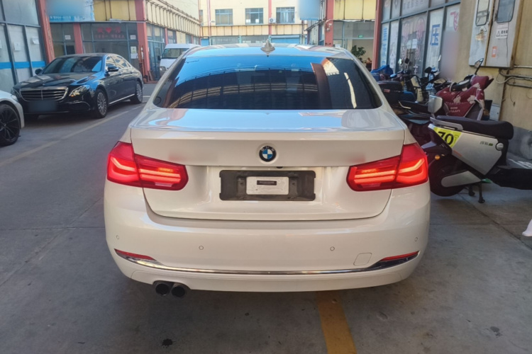BMW 3 Series 2017 #4 BMW 3 Series 2017 car image #4