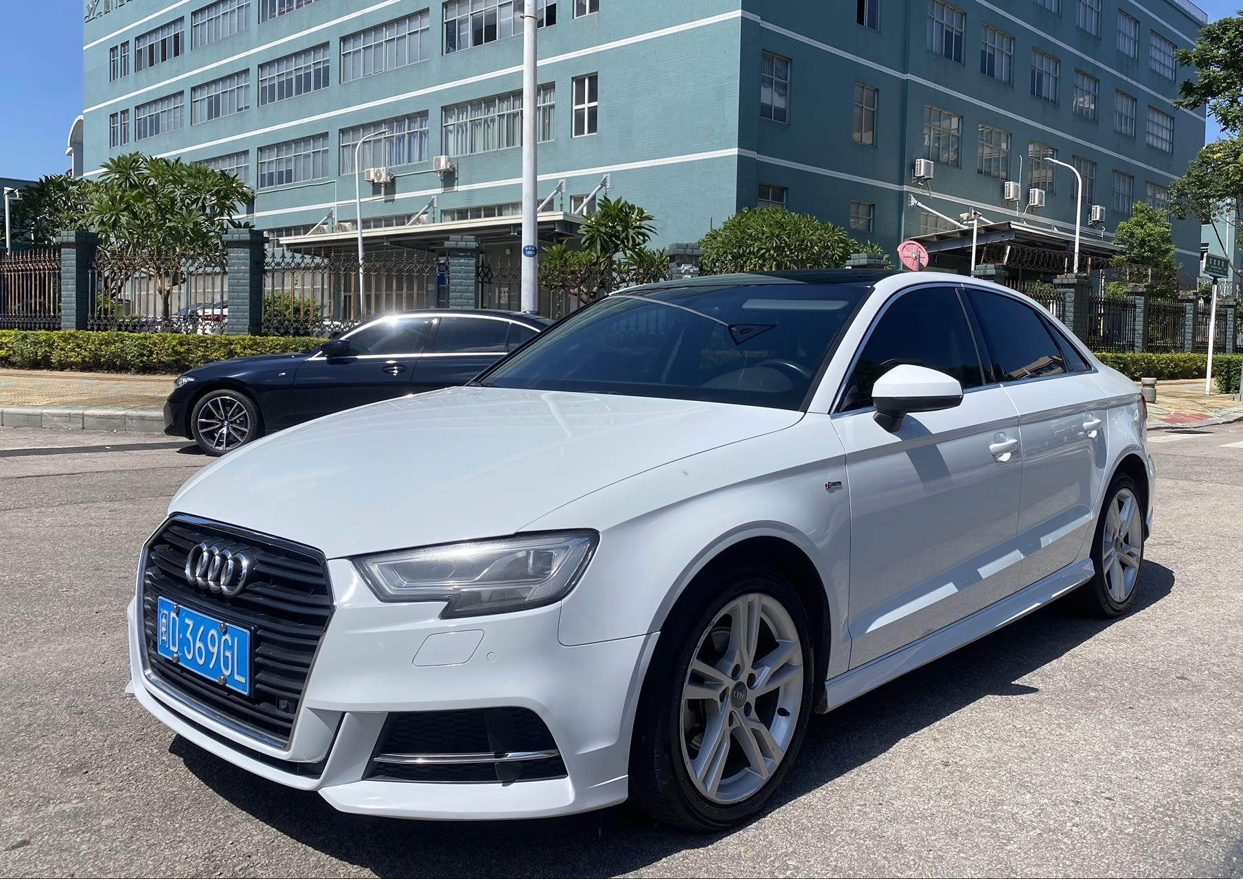 Audi A3 2019 car image 