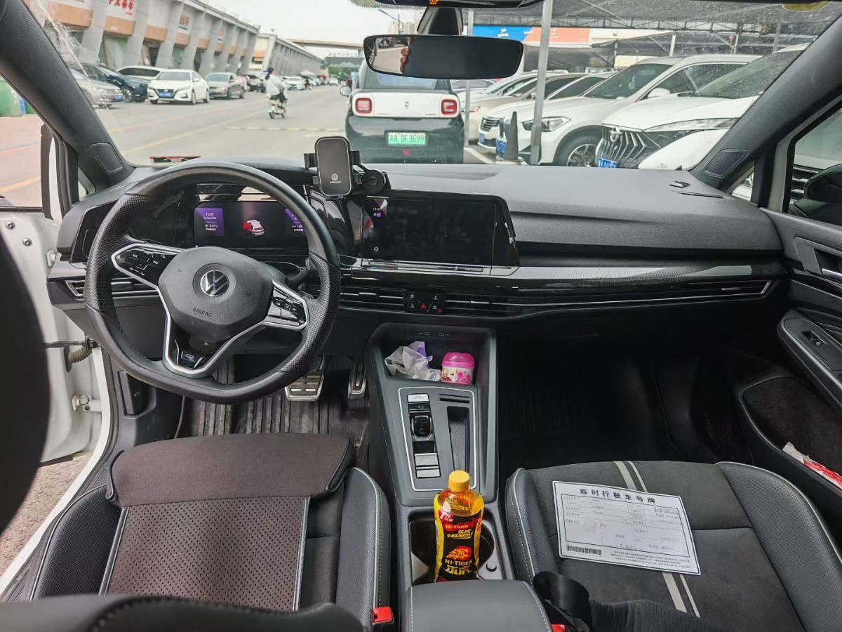 Volkswagen Golf 2022 car image #5