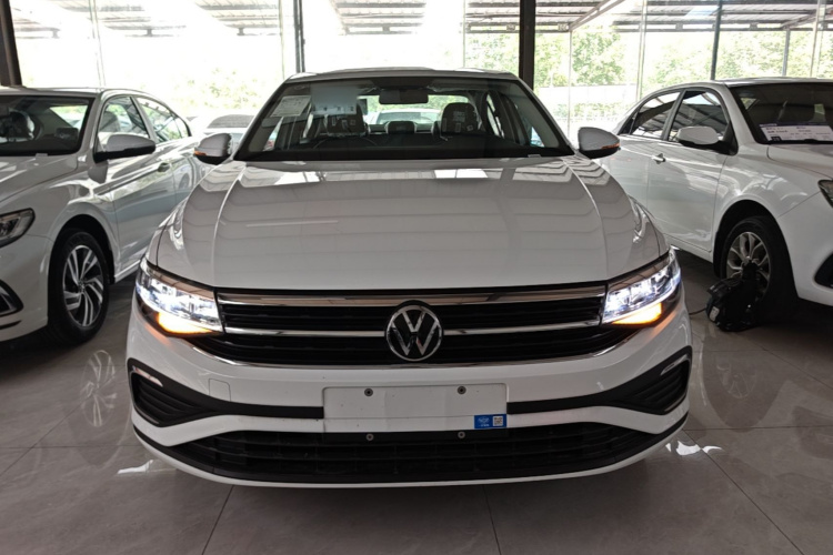 Volkswagen Bora 2026 car image #3