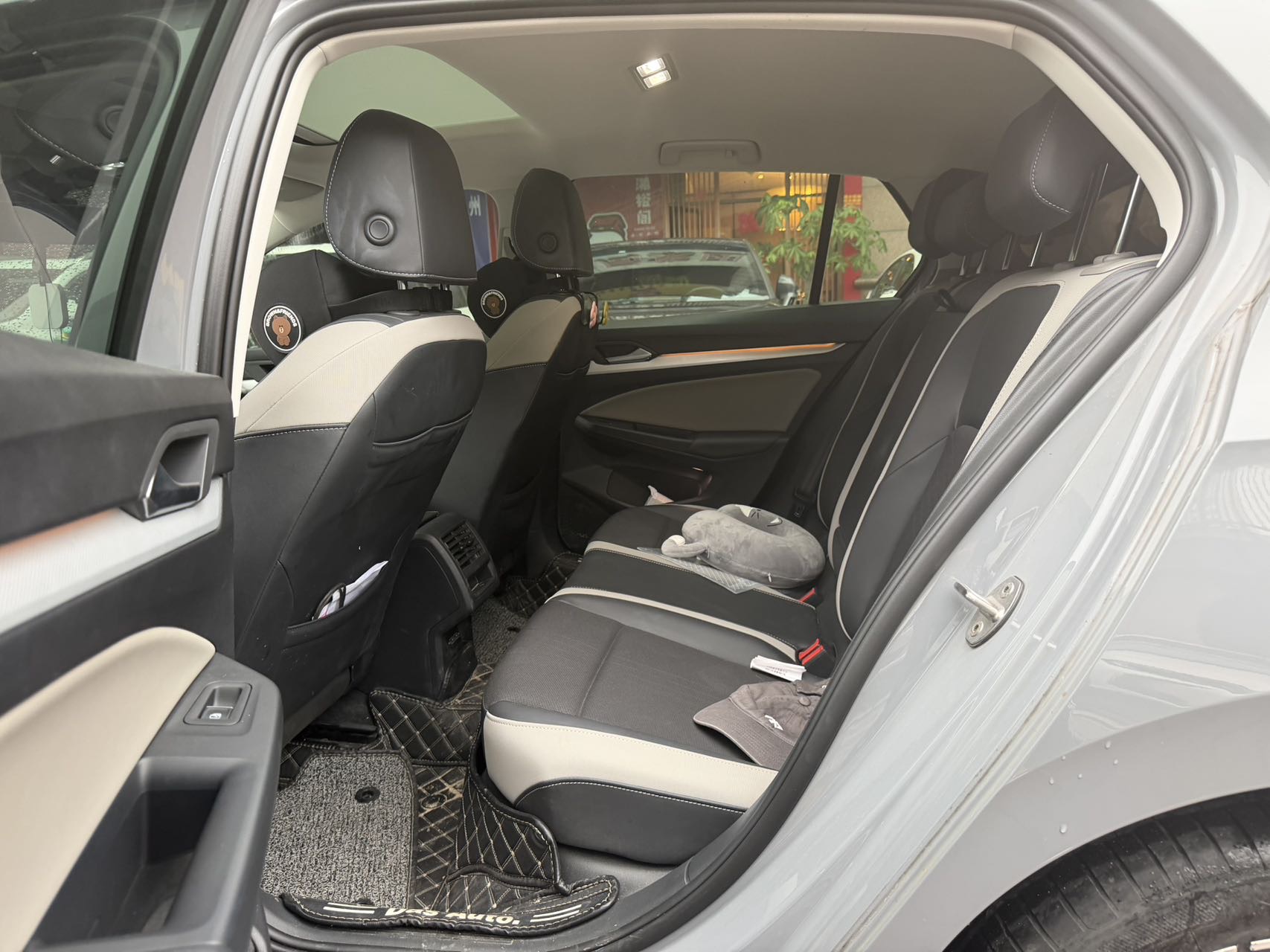 Volkswagen Golf 2022 car image #7