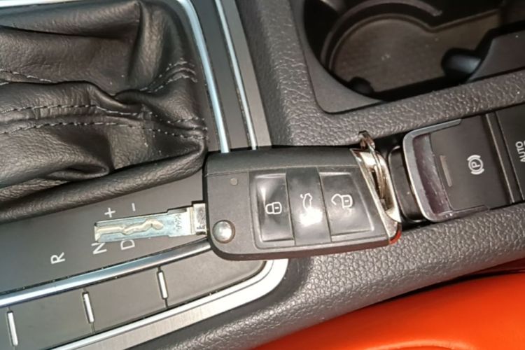 Volkswagen Golf 2016 car image #14