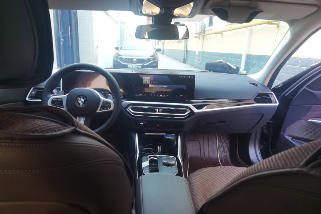 BMW 3 Series 2024 صورة سيارة #20