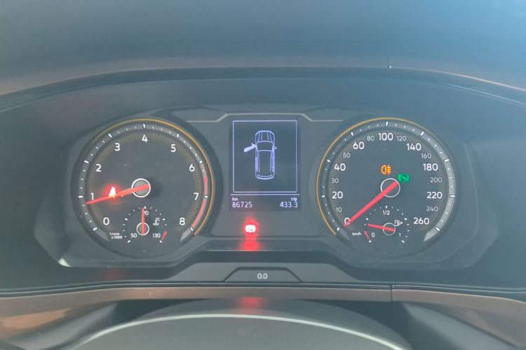 Volkswagen Tharu 2018 car image #12
