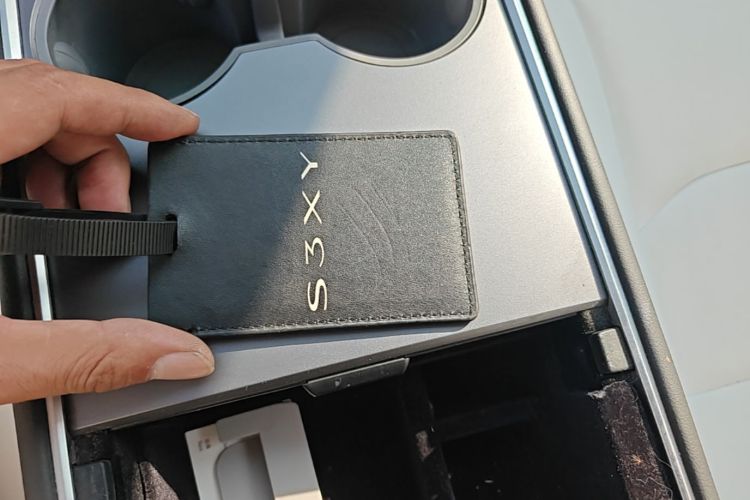 Tesla Model Y 2023 immagine di auto #9
