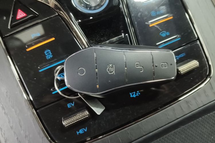BYD Han 2022 immagine di auto #9