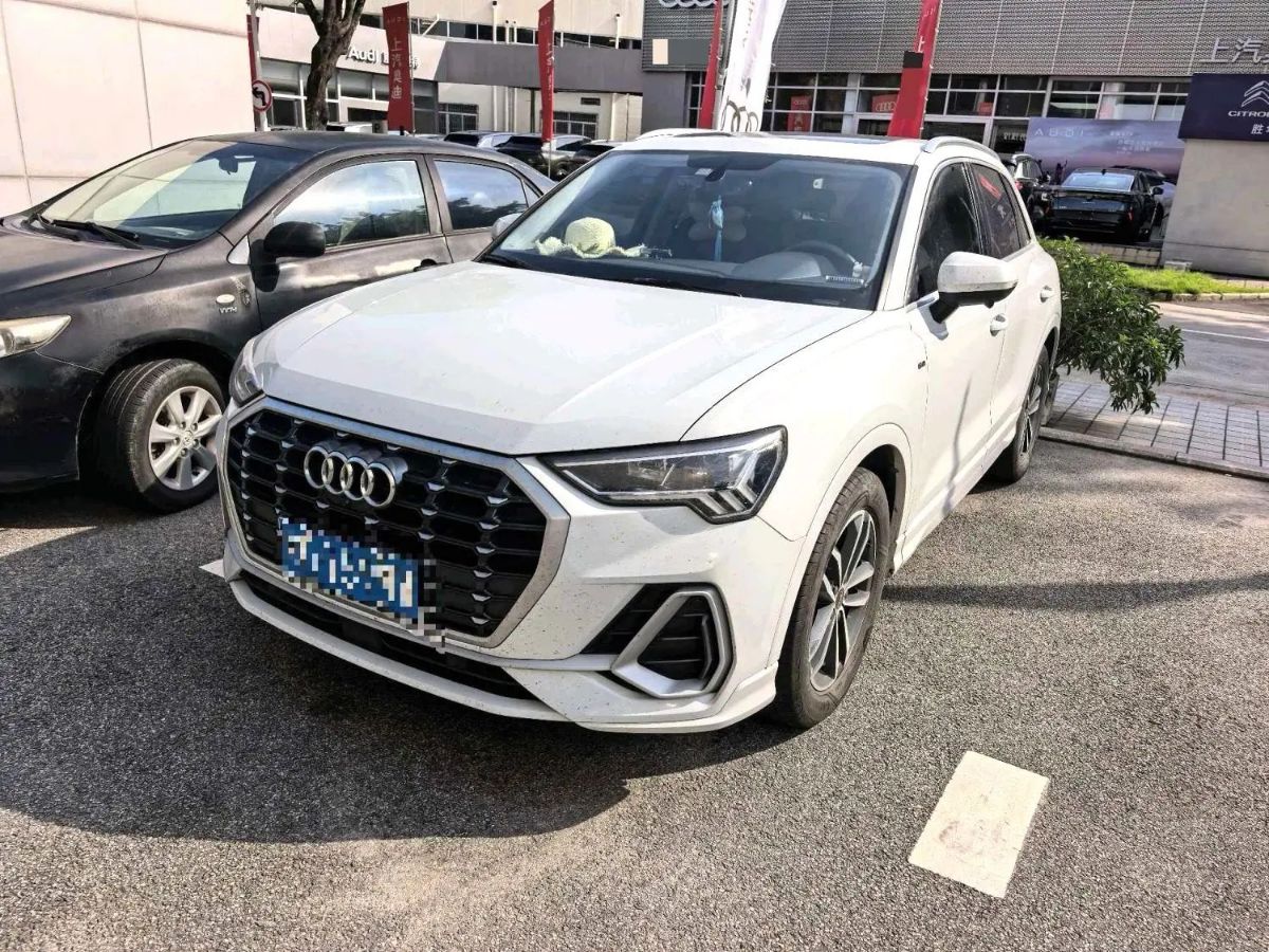 Audi Q3 2022 Audi Q3 2022 car image