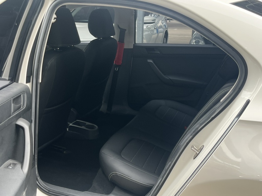 Volkswagen Santana 2019 #8 Volkswagen Santana 2019 car image #8