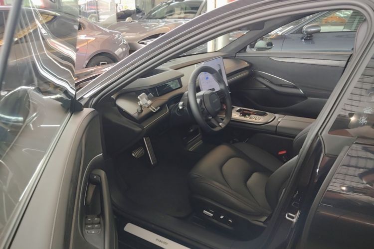 MI SU7 2025 immagine di auto #12
