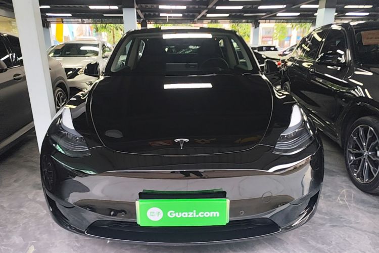 Tesla Model Y 2023 car image #3