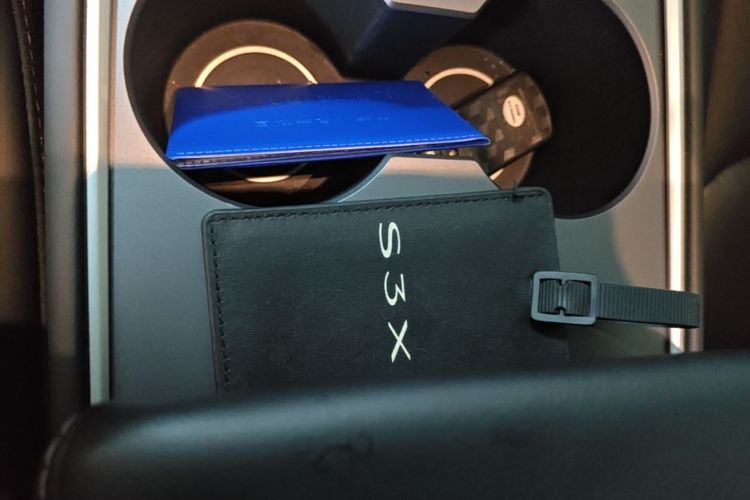 Tesla Model 3 2023 car image #9
