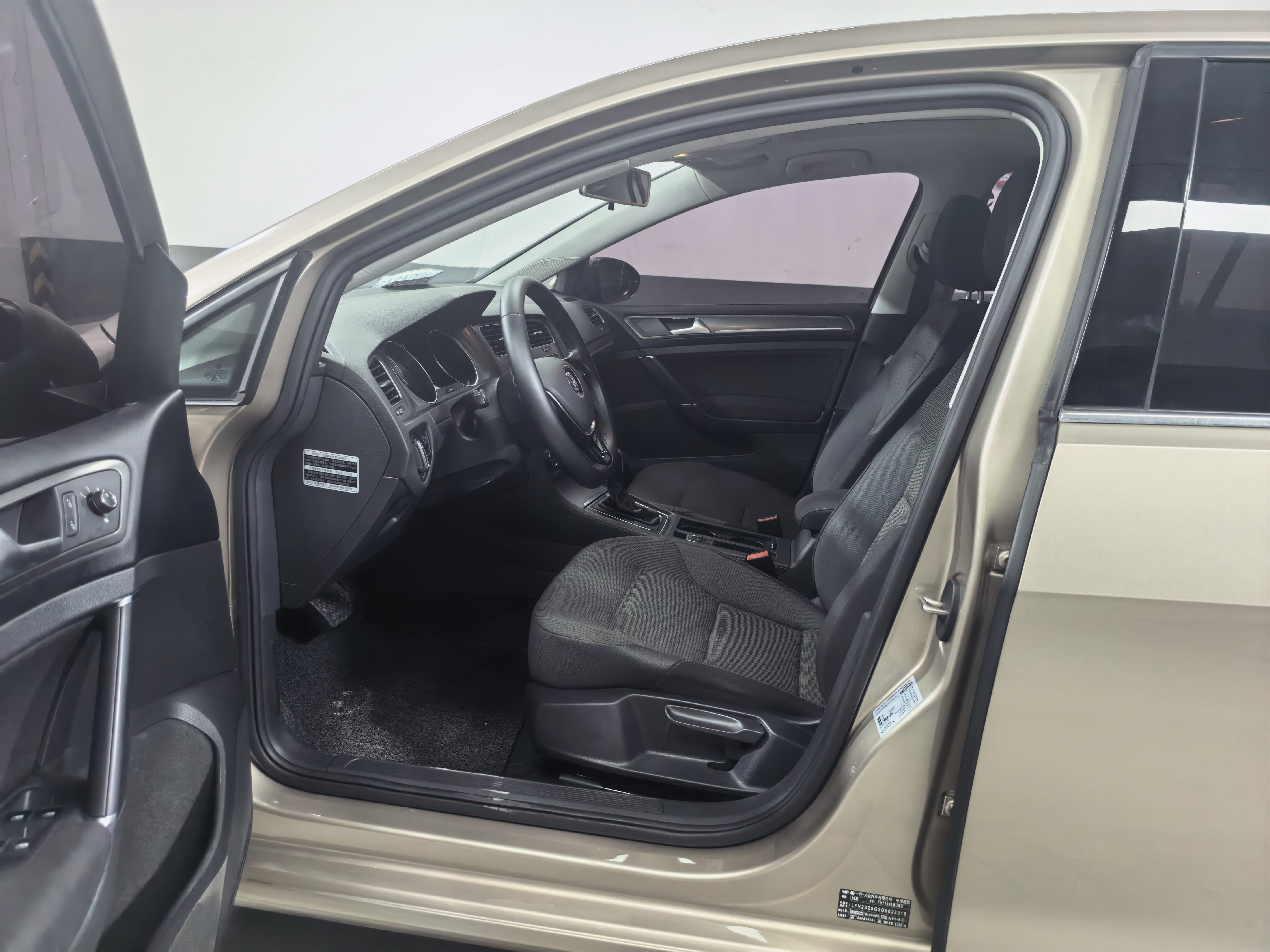 Volkswagen Golf 2016 car image #10