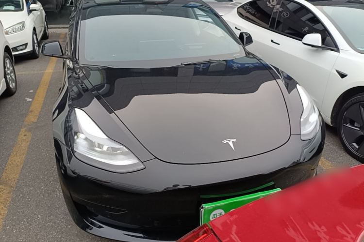 Tesla Model 3 2023 car image #3