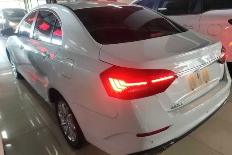 GEELY Emgrand 2020 #5 GEELY Emgrand 2020 car image #5