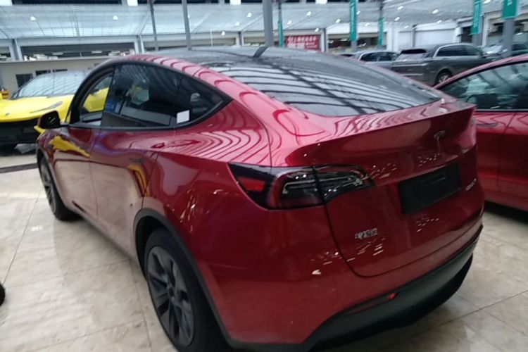 Tesla Model Y 2024 #5 Tesla Model Y 2024 car image #5