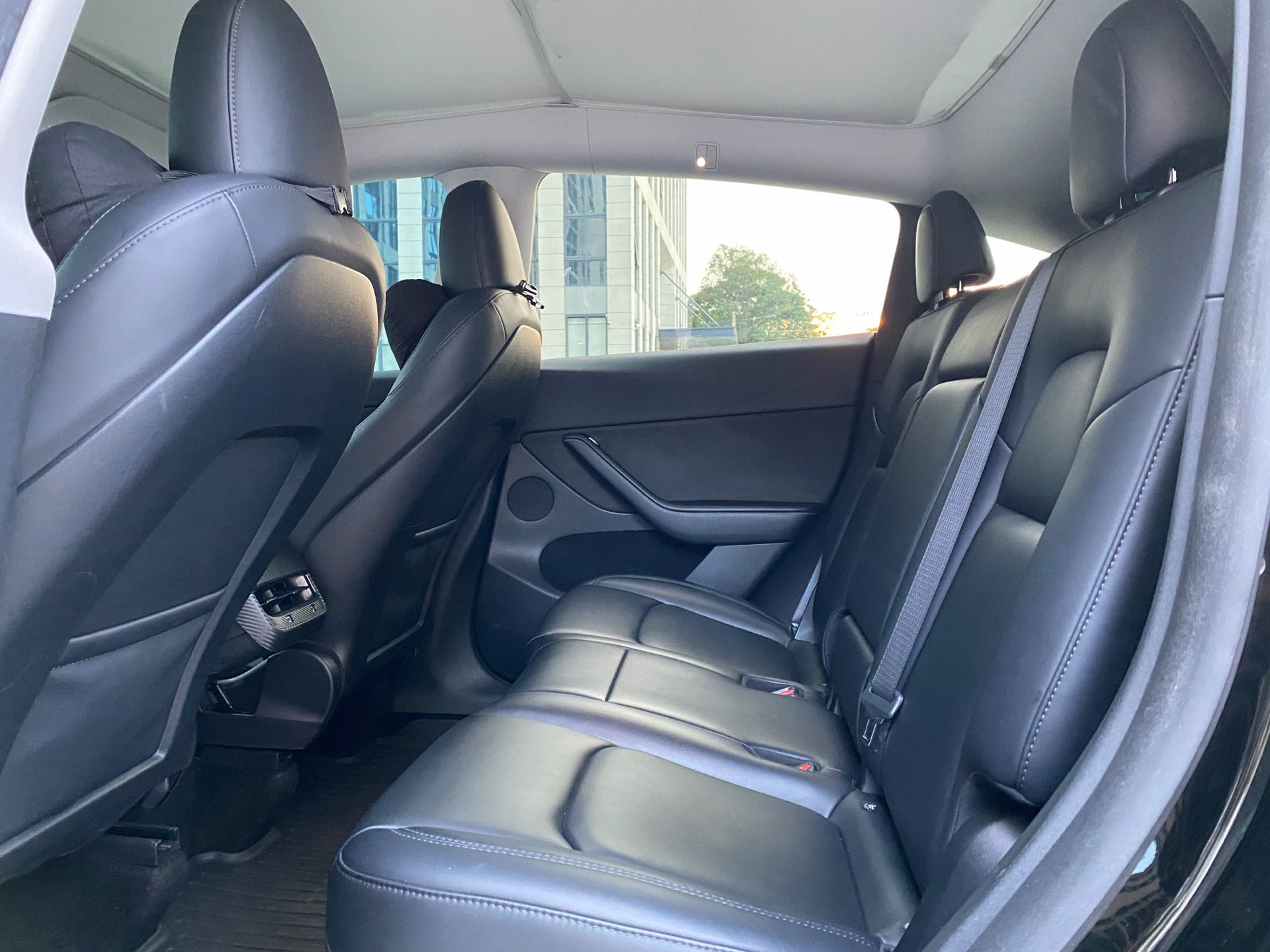 Tesla Model Y 2024 #6 Tesla Model Y 2024 car image #6