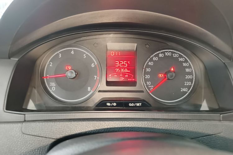 Volkswagen Santana 2018 car image #12