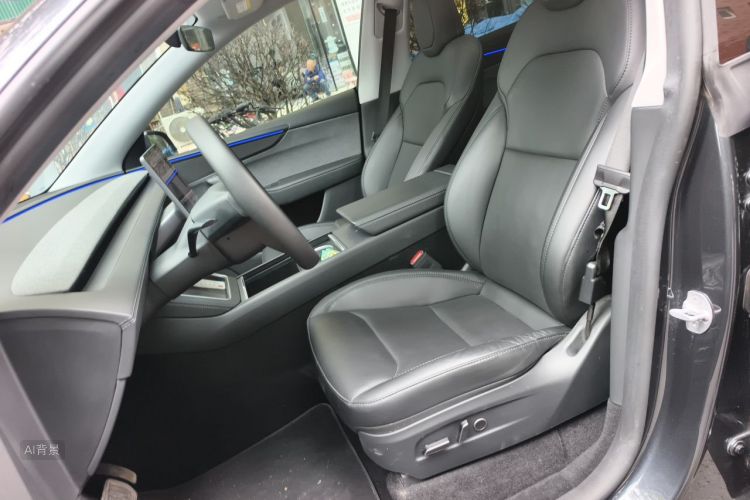 Tesla Model Y 2025 #17 Tesla Model Y 2025 car image #17