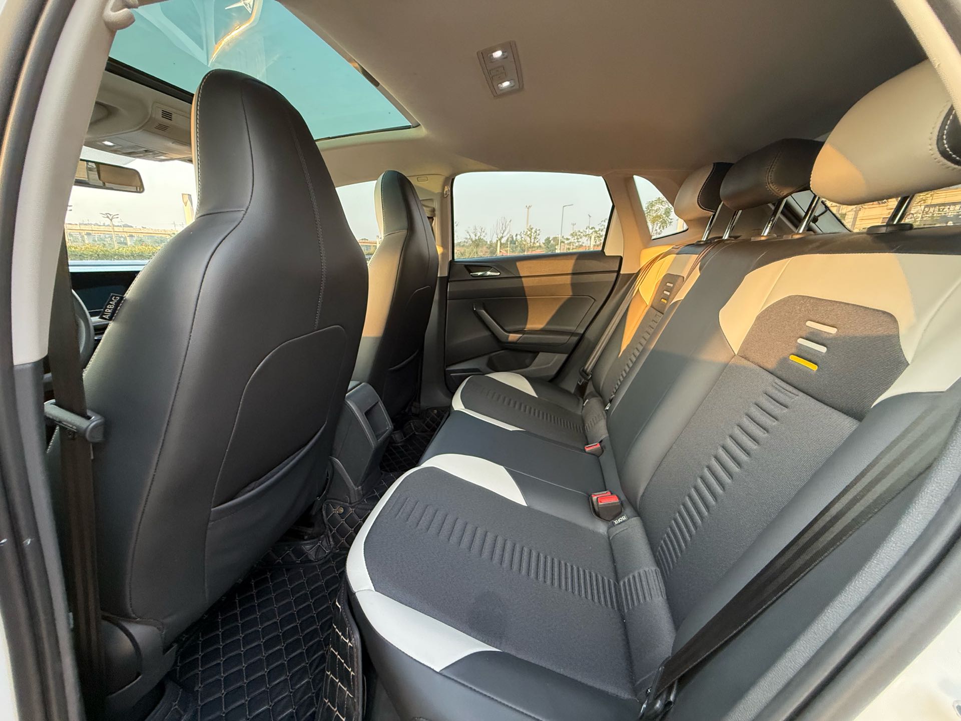 Volkswagen Polo 2021 car image #4