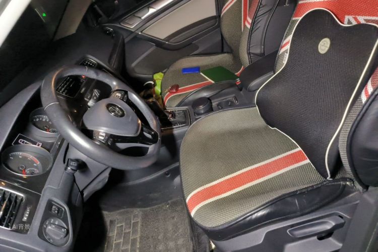 Volkswagen Golf 2017 car image #17