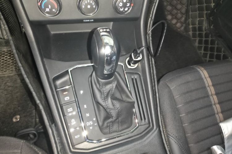 Volkswagen Lavida 2019 #14 Volkswagen Lavida 2019 car image #14