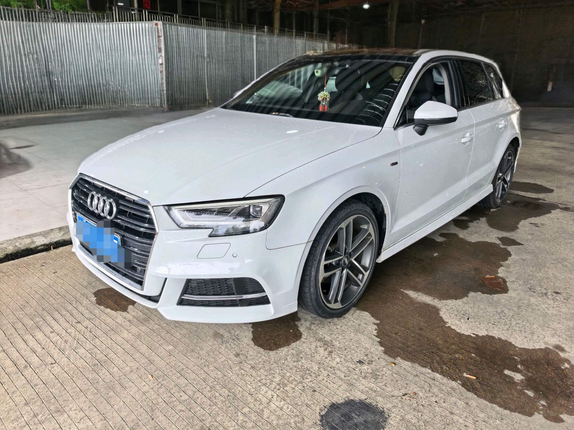 2017 2017 car image
