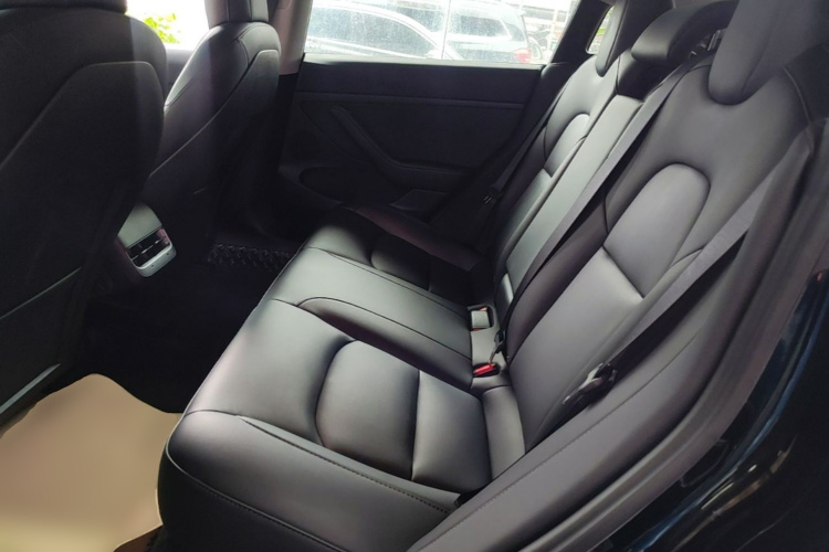 Tesla Model 3 2023 car image #17