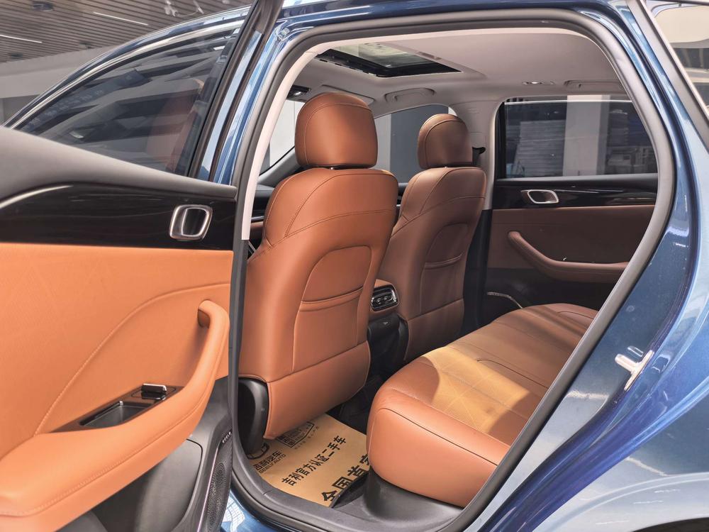 GEELY Emgrand 2025 car image #15