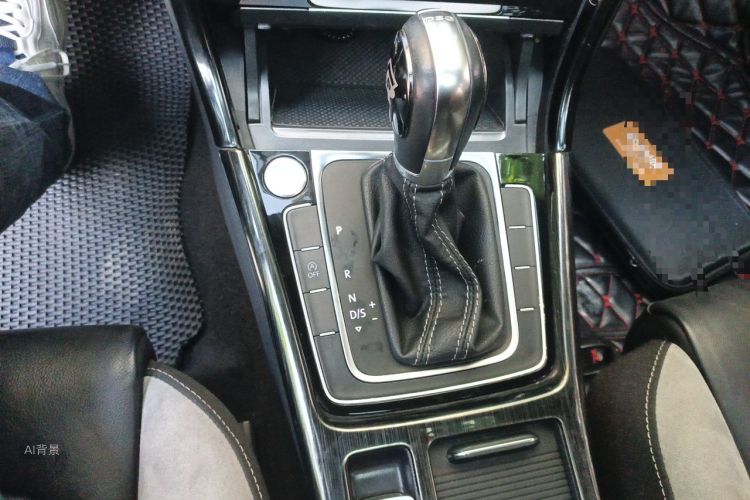 Volkswagen Golf 2018 car image #16