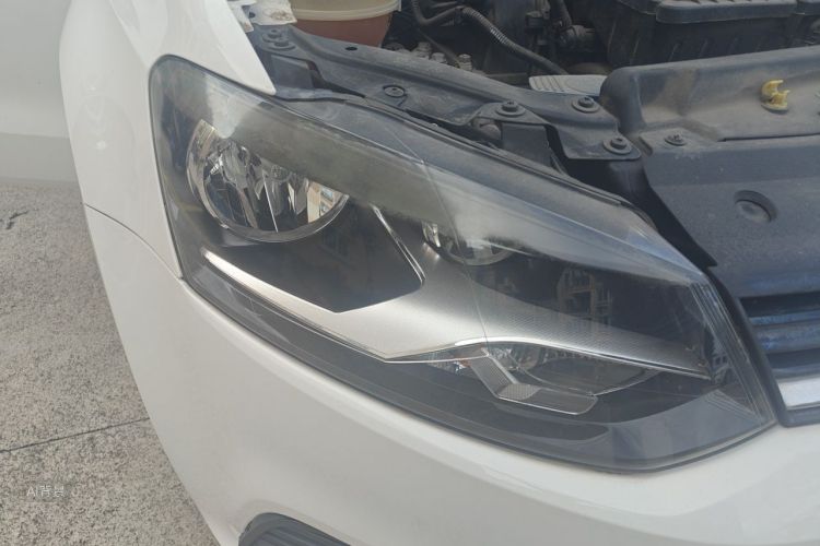 Volkswagen Polo 2016 car image #8