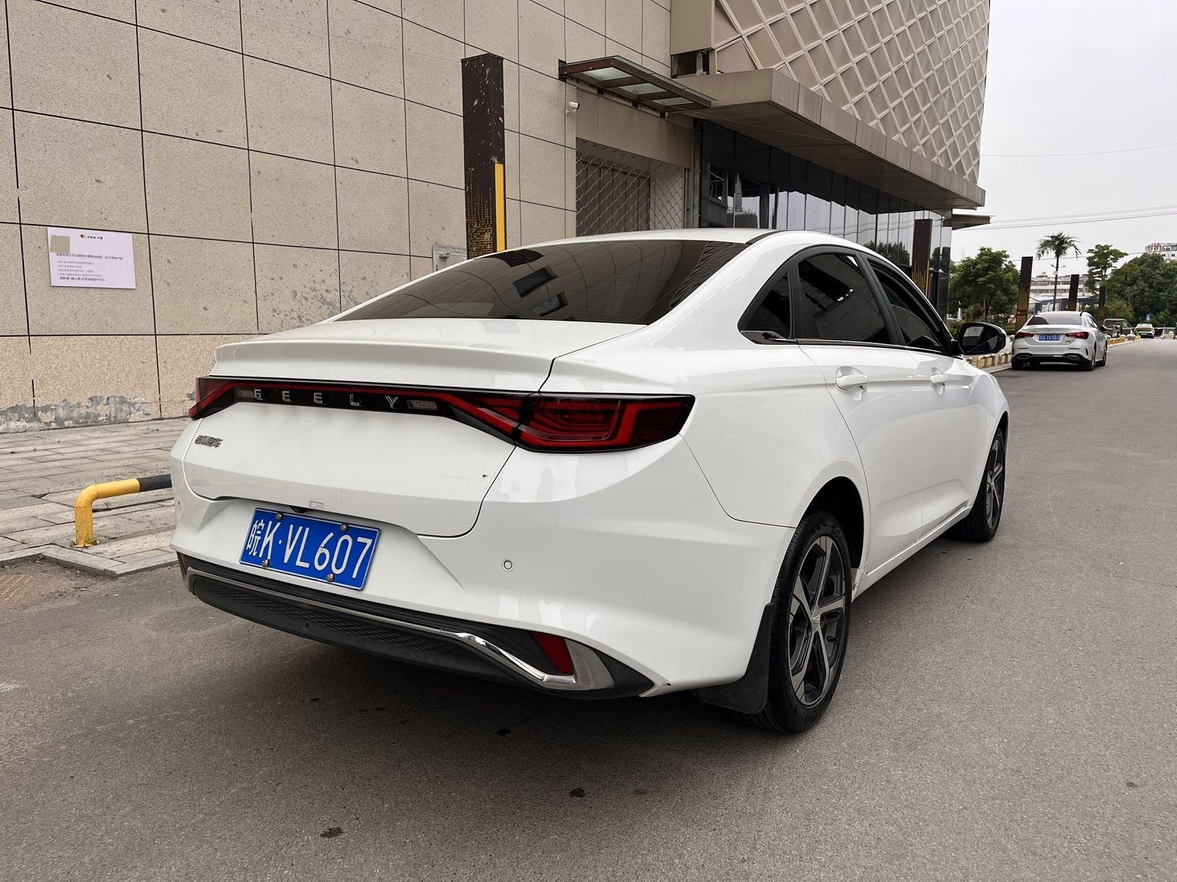 GEELY Emgrand L 2022 car image #4