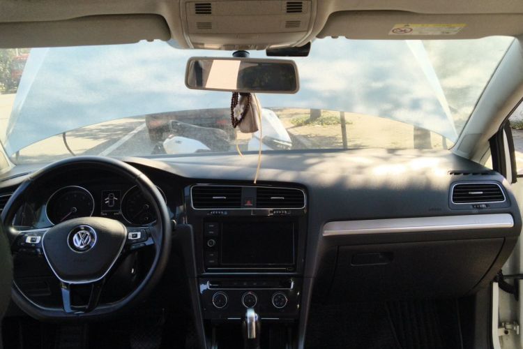 Volkswagen Golf 2019 imagem de carro #20