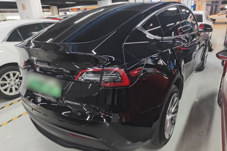 Tesla Model Y 2022 car image #7