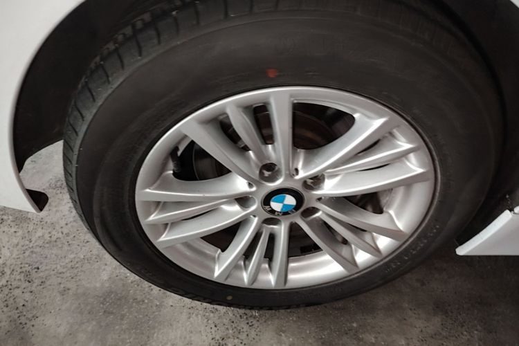BMW 3 Series 2015 #10 BMW 3 Series 2015 car image #10