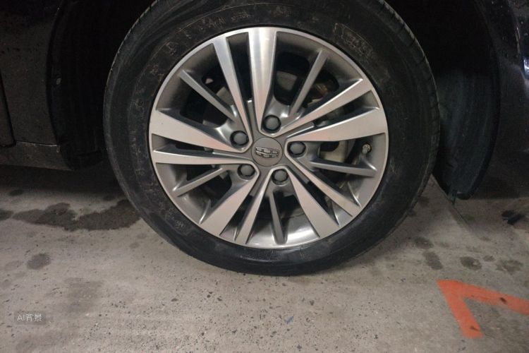 GEELY Emgrand 2018 car image #9