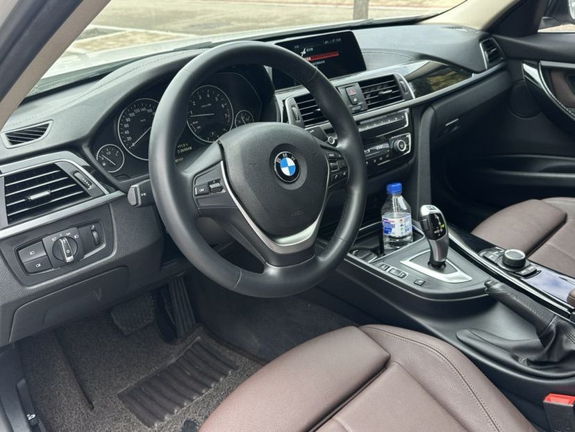 BMW 3 Series 2018 #6 BMW 3 Series 2018 car image #6