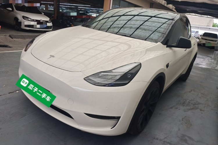 Tesla Model Y 2021 immagine di auto #2