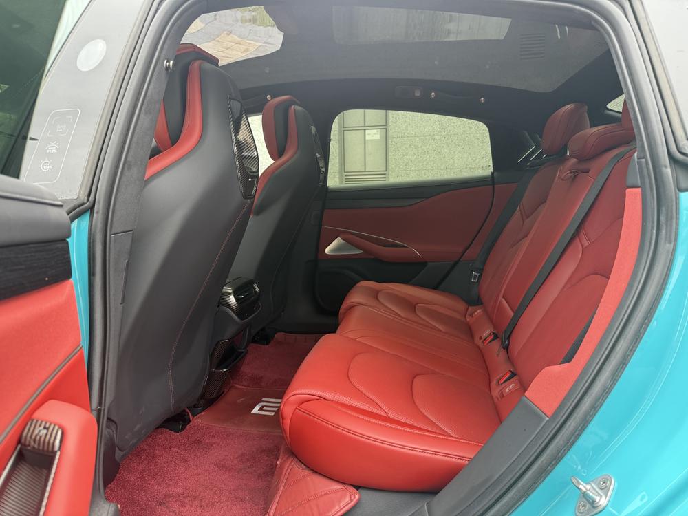 MI SU7 2025 immagine di auto #15