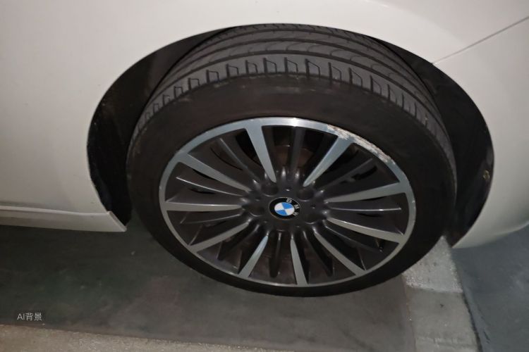BMW 3 Series 2018 car image #9