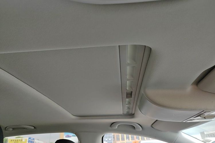 Volkswagen Polo 2019 car image #18