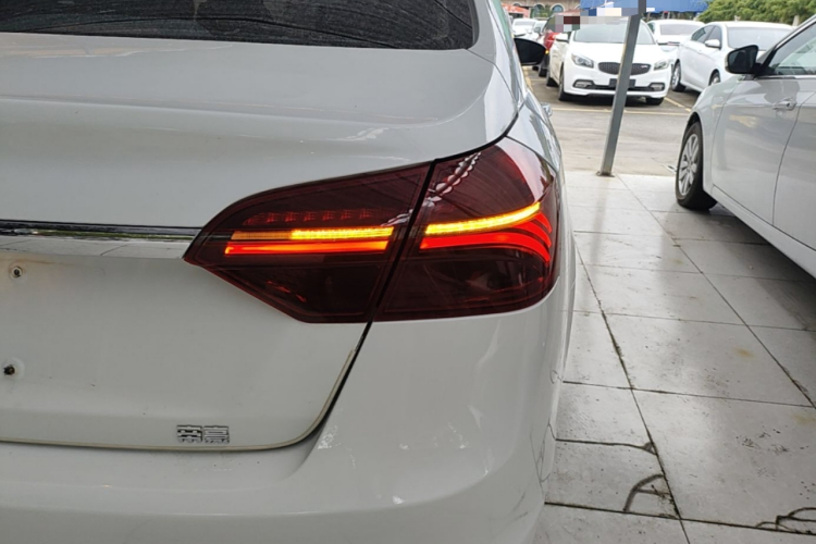 GEELY Emgrand 2021 صورة سيارة #8