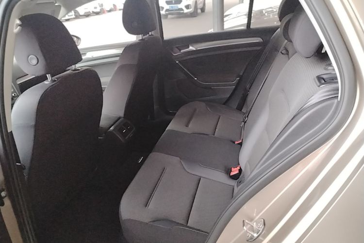 Volkswagen Golf 2016 car image #17